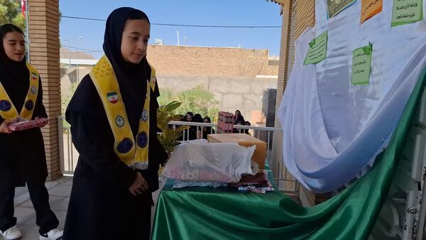 جشن عاطفه‌ها در دبیرستان فرزانگان خواف
