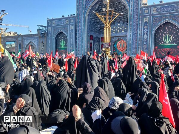 حماسه وفاداری در مشهد؛ حضور میلیونی مردم در بدرقه مقام معظم رهبری