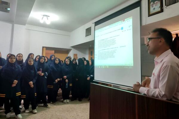 هفته مشاغل و بازدید دانش‌آموزان ناحیه 4 شیراز از دانشگاه فرهنگیان 