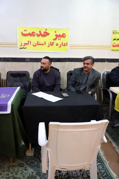 نهج‌البلاغه‌خوانی نماز‌گزاران کمالشهر پیش از خطبه‌های نماز 