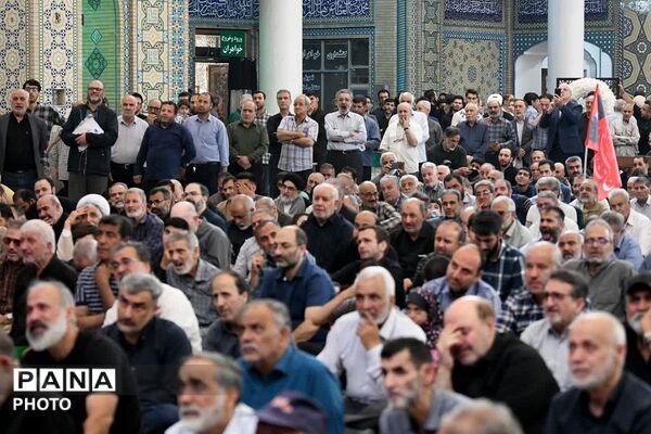 مراسم یادبود شهدای خانواده رهبر شهید در حرم حضرت عبدالعظیم حسنی علیه السلام 