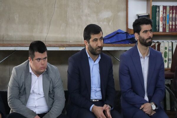 نماز جمعه این هفته شهرستان پاکدشت شاهد حضور پر رنگ فرهنگیان بود