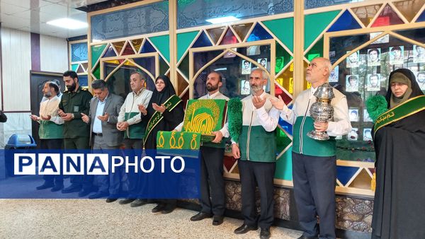 حضور خادمین حرم مطهر امام رضا (ع) به‌مناسبت دهه کرامت و هفته معلم در اداره آموزش و پرورش منطقه ۱۹