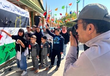 دیوار نگاری از «ظهور تا مقاومت » در شهرکرد 