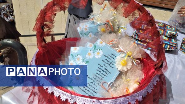 جشن روز معلم دبیرستان شهیده محبوبه دانش 