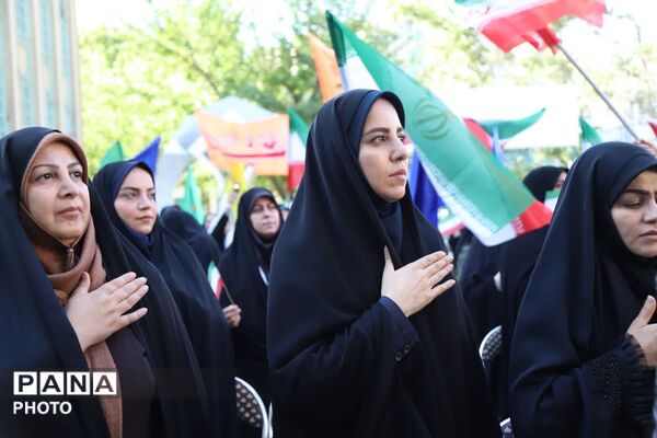 مراسم صبحگاه مشترک بسیج فرهنگیان تهران بزرگ در اداره کل آموزش و پرورش