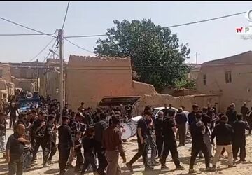 مردم روستای گزکوه در سوگ علمدار کربلا عزاداری کردند