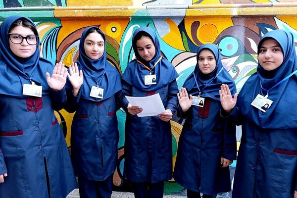 انتخابات همیاران مشاور در مدارس شهرستان ملارد 