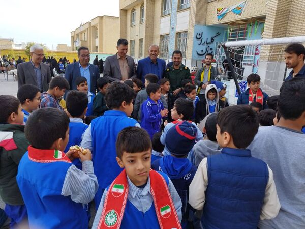 آشنایی دانش‌آموزان با مفاهیم کارآفرینی