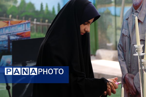 برگزاری یادواره شهدای منا و جنگ ۱۲ روزه در مدرسه شاهد نیک اندیشان