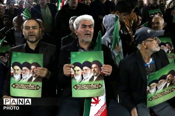 مراسم یادبود چهل و یکمین روز از شهادت رهبر سرافراز ایرانِ اسلامی در خرمدشت