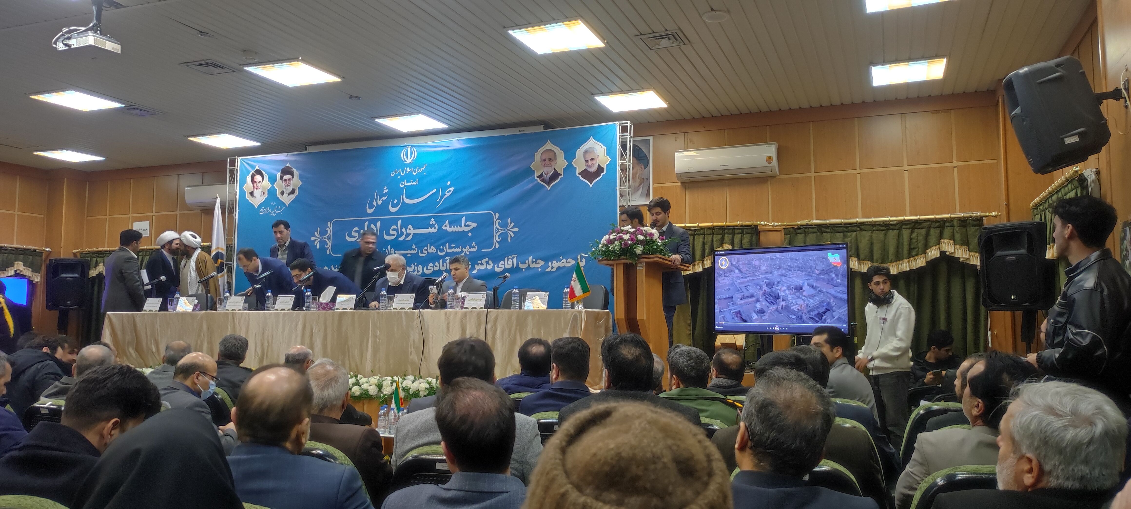 برگزاری جلسه شورای اداری شهرستان شیروان با حضور وزیر نیرو در نیروگاه شیروان