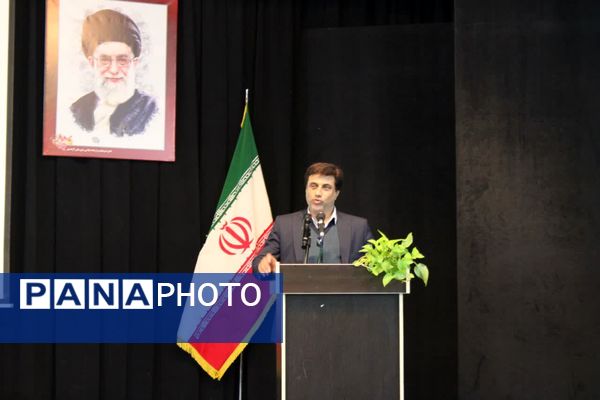 وزیر نیرو برای افتتاح پروژه‌های دهه فجر وارد آزادشهر شد