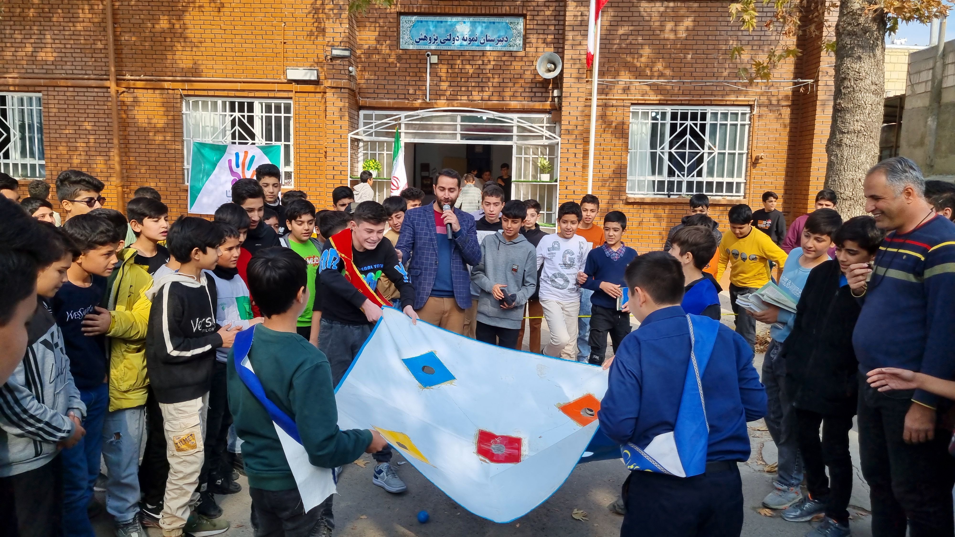 لیگ مدرسه‌ای بازی‌های تاما در دبیرستان نمونه دولتی پژوهش آشخانه 