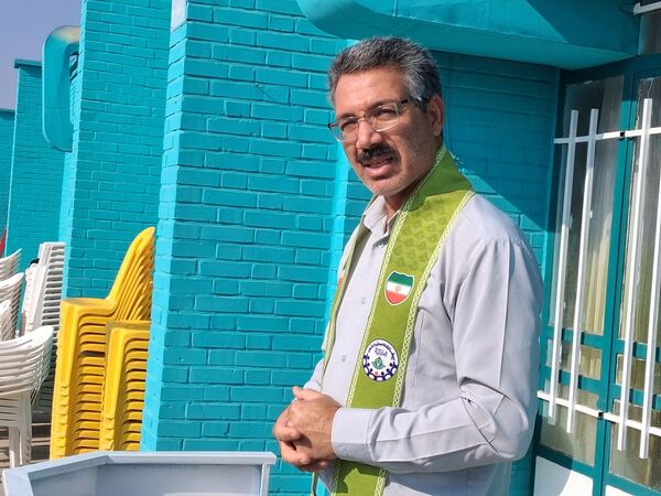 آموزش انواع دست ها و گره های پیشتازان در دبیرستان دخترانه فاطمیه