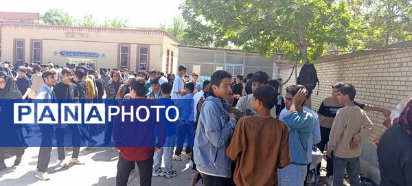 برپایی بازارچه در مدرسه ولیعصر آشخانه 