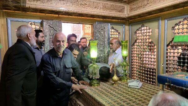 مراسم غبارروبی ضریح مطهر حضرت سلطانعلی(ع) همزمان با میلاد پیامبر(ص) و امام صادق(ع) در مشهد اردهال