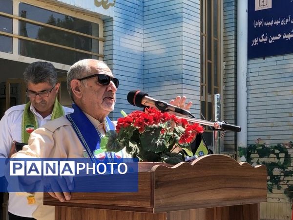 بازدید ارزیاب سازمان دانش‌آموزی کشور از دبیرستان تشکیلاتی المهدی ناحیه ۵ مشهد