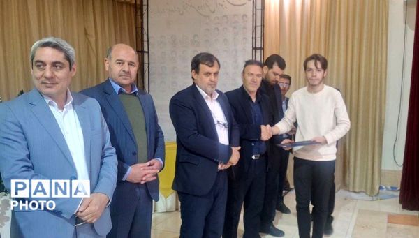 مرند به افتخار نخبگانش ایستاد