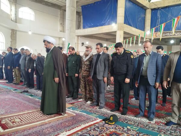 گرامیداشت سالروز ورود امام خمینی به میهن در نماز جمعه گلوگاه 