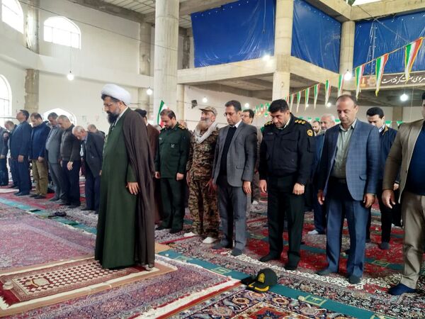 گرامیداشت سالروز ورود امام خمینی به میهن در نماز جمعه گلوگاه 