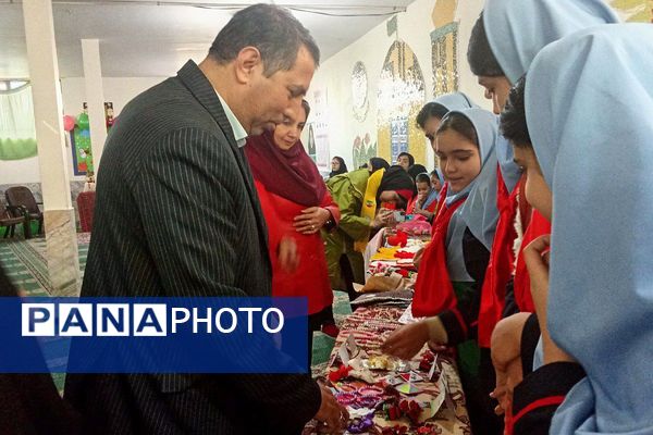 از سنت تا خلاقیت، برگزاری نمایشگاه صنایع دستی یلدا در دبیرستان توحید یک