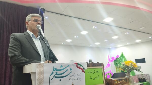 برگزاری برنامه شب شعر در شهرستان خلیل‌آباد