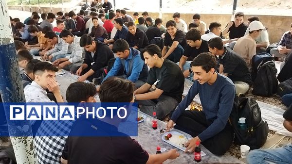 گذری کوتاه بر اهدای جوایز در اردوی جدید الورودهای شاهد ابوذر غفاری 