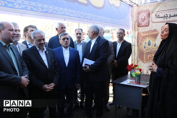 «مهر کریمانه» با حضور وزیر آموزش و پرورش در دبستان پروین اعتصامی بهارستان‌دو