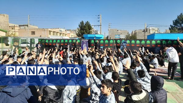 دانش‌آموزان مدرسه شاهد شهید کاظمی در سوگ شهادت حضرت فاطمه (س)