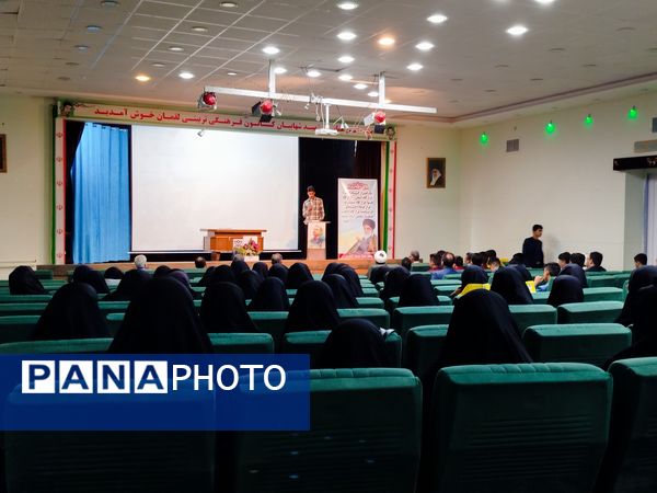 دیدار اعضای تشکل های دانش آموزی با امام جمعه کاشمر