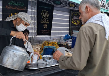 مشق عاشقی دلدادگان حسینی در موکب‌های مسیر اربعین
