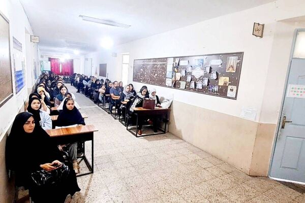 جلسه معارفه و ورود دانش آموزان پایه هفتم به دبیرستان فرزانگان شهر قدس 