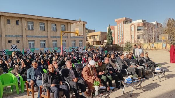 از حماسه تا آینده؛ مدارس، ادامه‌دهندگان راه نور در ۴۷ سالگی انقلاب