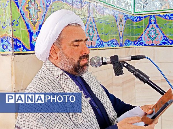 نماز جمعه ای با رنگ خون شهید در کاشمر