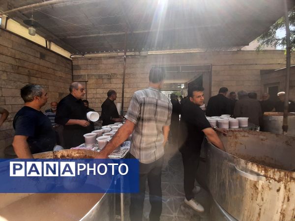 توزیع ۲۰ دیگ شله به عنوان نذر توسط خادم حرم مطهر رضوی و خیر بزرگ شهر مشهد مقدس