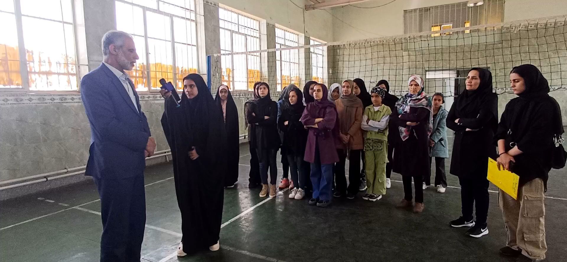 تمرین آماده‌سازی تیم منتخب والیبال دختر دبستان و متوسطه اول  شهرستان کوهپایه