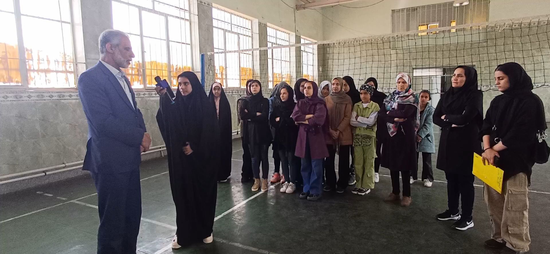 تمرین آماده‌سازی تیم منتخب والیبال دختر دبستان و متوسطه اول  شهرستان کوهپایه