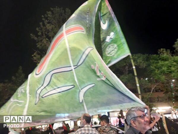 موج حماسه مشهدیان در بلوار احمد آباد 