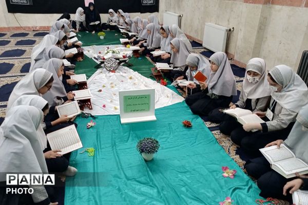 محفلی به وسعت نور در دبستان شهید آقچه‌لو رباط‌کریم