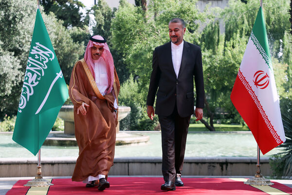 دیپلمات شهید