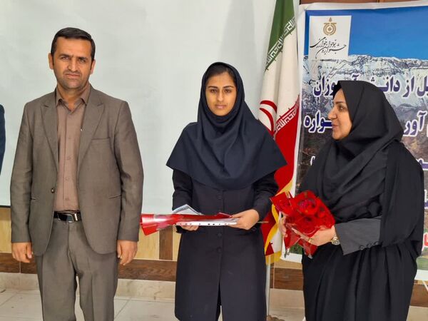تجلیل از دانش‌آموزان مقام آور و فعالان جشنواره نوجوان خوارزمی
