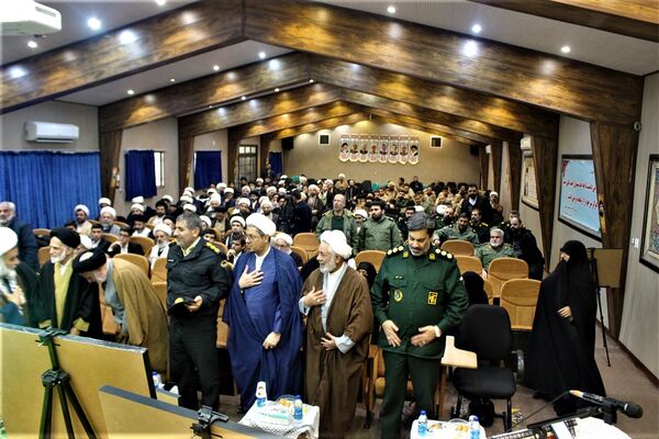 تجلیل از خادمان و فرهنگ‌یاران نماز در قم