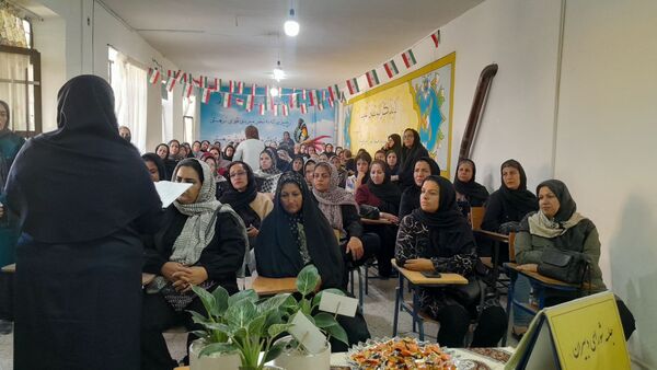 اولین جلسه مجمع انجمن اولیا و مربیان دبیرستان مخدره مرآتی