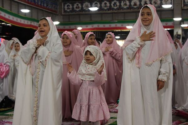 جشن تکلیف ۱۰۰۰ دانش‌آموز دختر در بهارستان ۲
