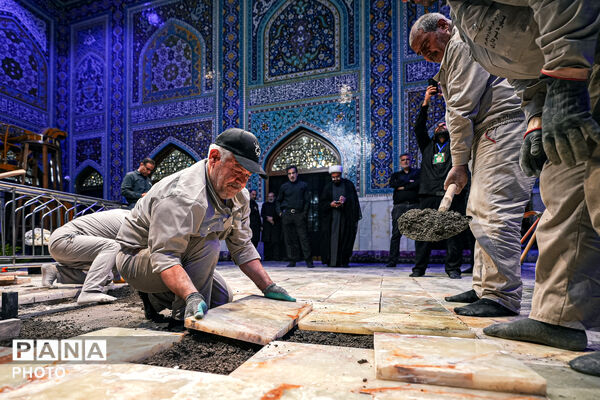 آماده سازی قبر مطهر رهبر شهید انقلاب
