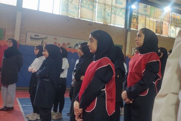 مسابقات ورزشی بین مدرسه‌ای در رباط‌کریم