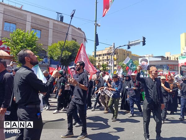 مراسم تشییع رهبر معظم انقلاب و خانواده ایشان در مشهد