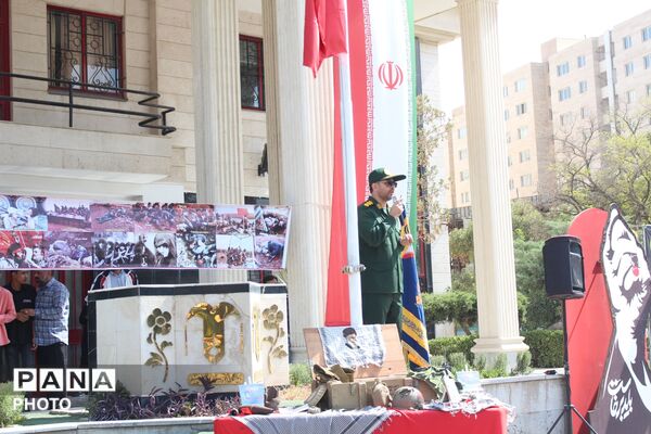 نمایشگاه اسوه در مدرسه مصلی‌نژاد مشهد 
