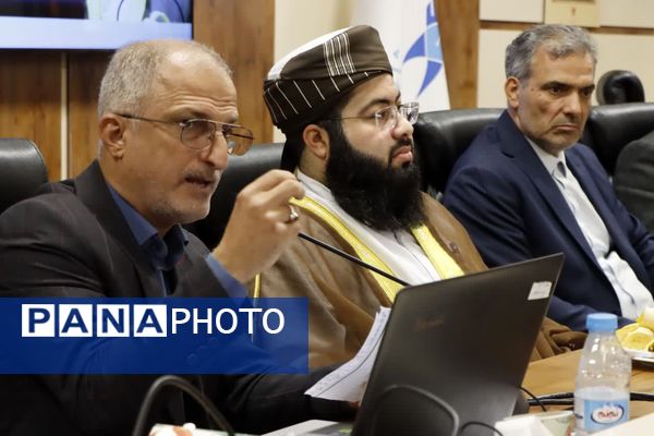 نشست وحدت علمای شیعه و اهل سنت در دانشگاه آزاد اسلامی مشهد 